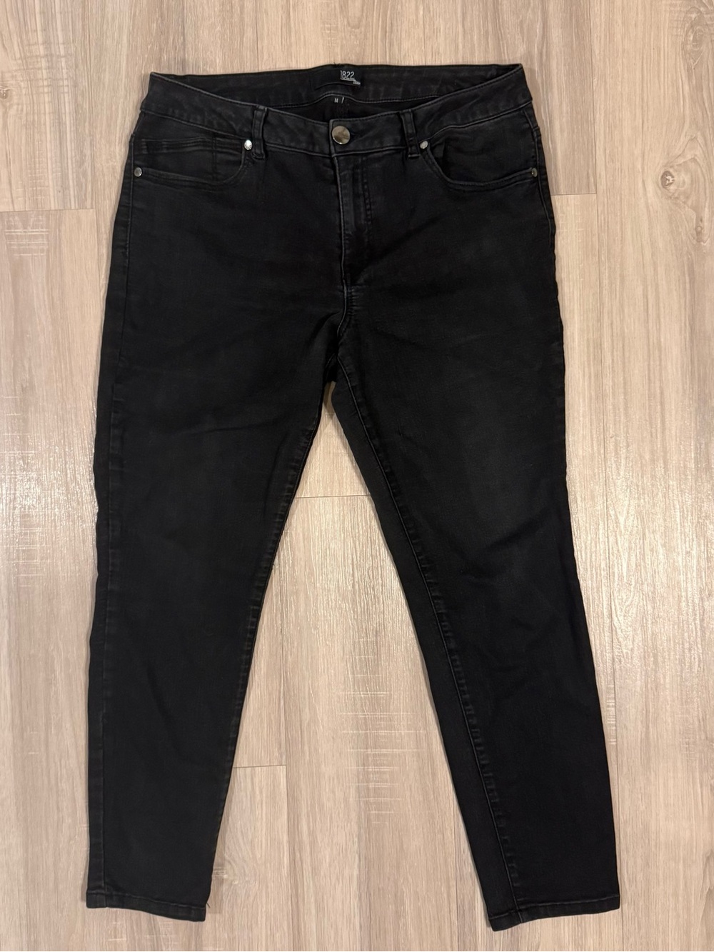 1822 Denim Women's Black Skinny Jeans
